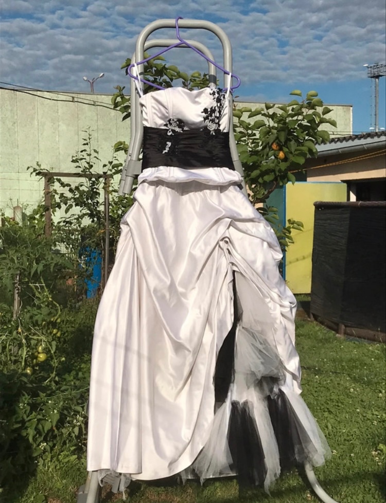 Maturitní /svatební šaty