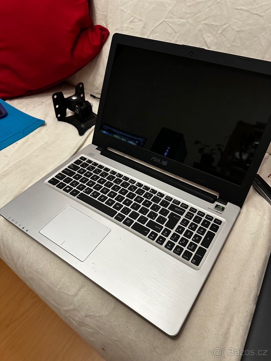 Asus ultrabook k56cm na náhradní díly
