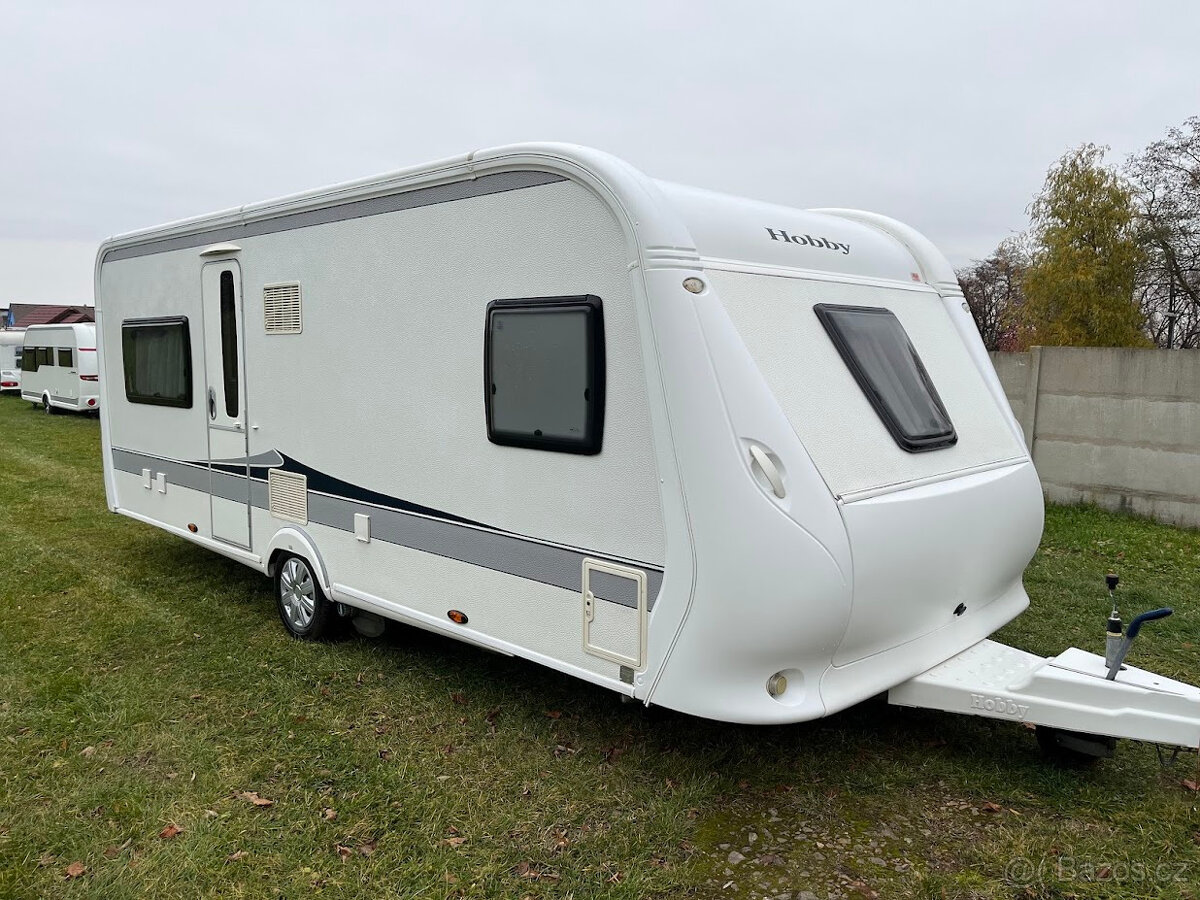 Hobby 560 CFe 2011 MOVER, PŘEDSTAN, DRŽÁK KOL, SUPER STAV