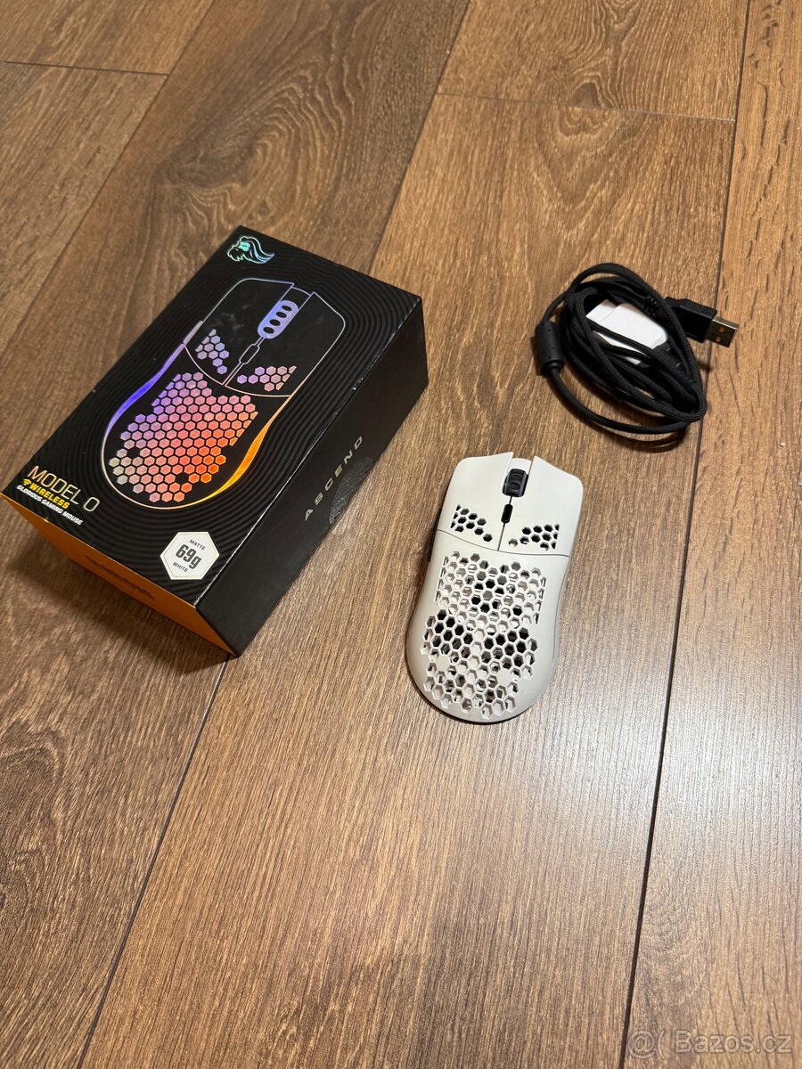 Glorious Model O Wireless, bílá