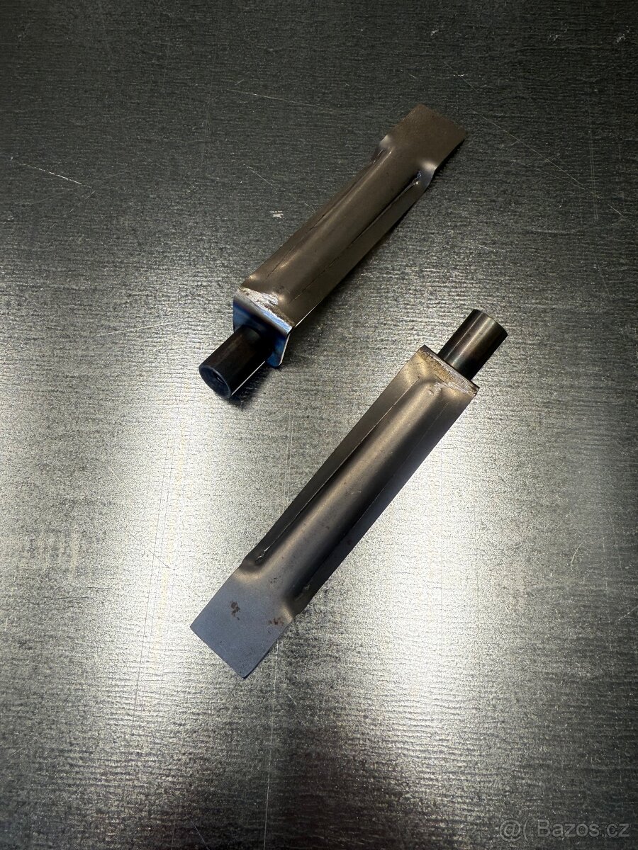 Držák krytu schránky Jawa Californian