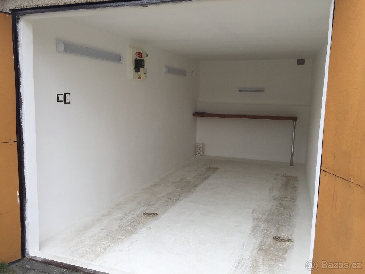 Prodám Garáž na ulici Foltýnova , Brno Bystrc