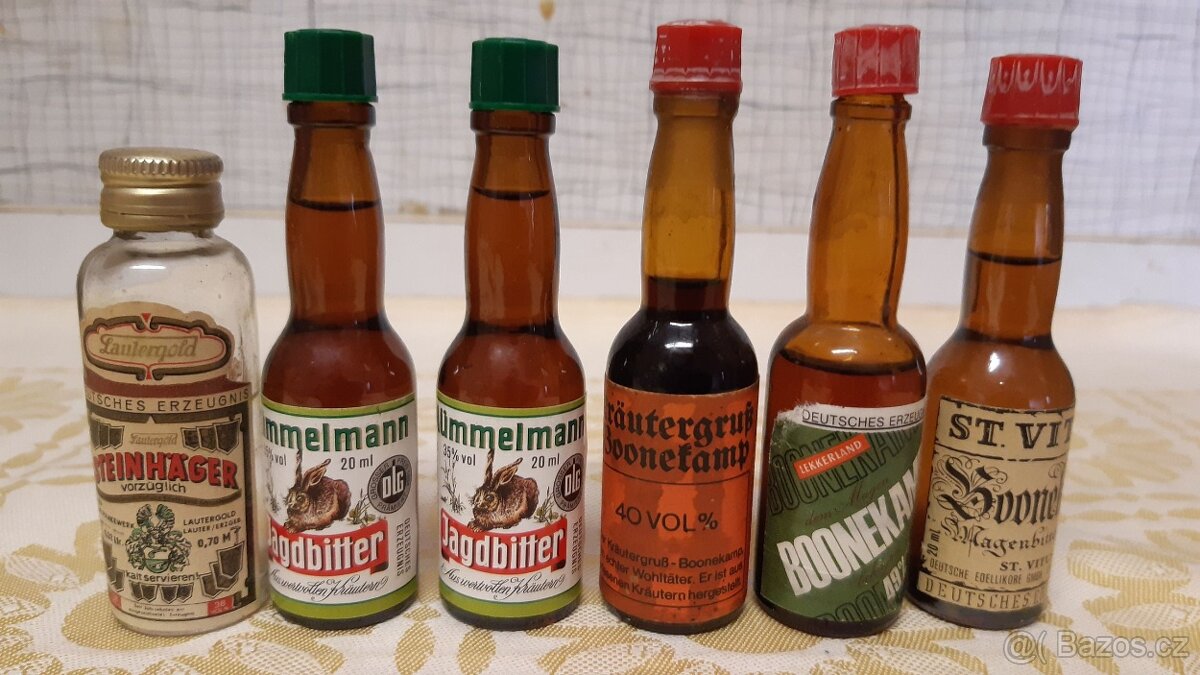 Malé nápojové lahvičky