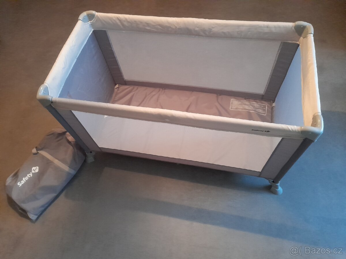 Cestovní postýlka