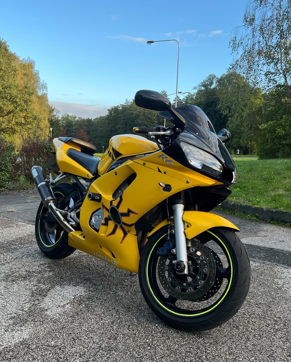 Yamaha R6 (2000) – VR46 Day Moon Edition – 88 kW