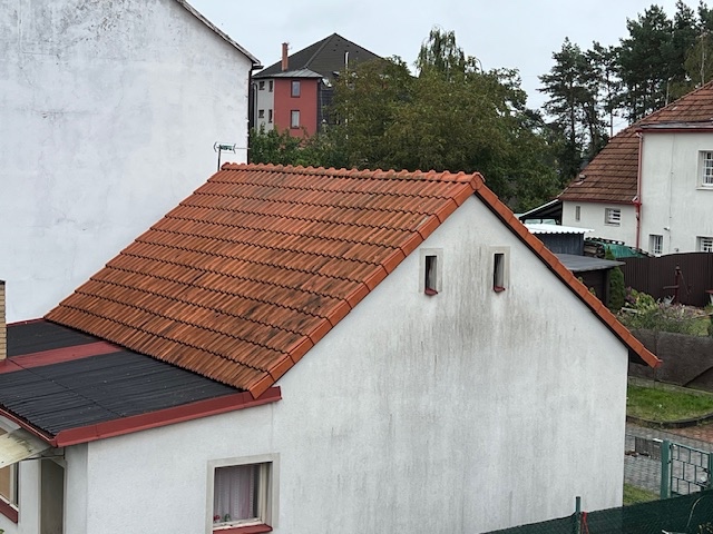 STAVEBNÍ MATERIÁL - DŮM K ROZEBRÁNÍ