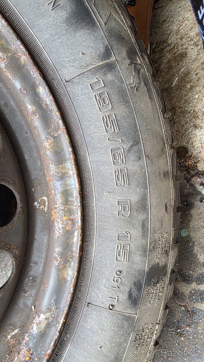 Zimní pneu 2 a 2 r15 plech škoda Octavia 2