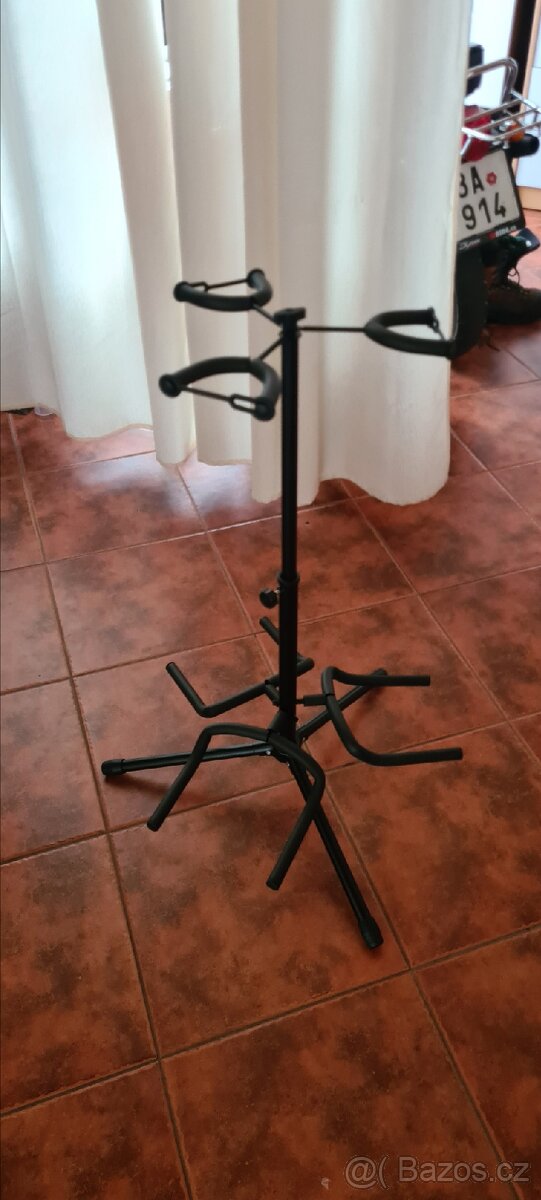 Stojan pro kytaru