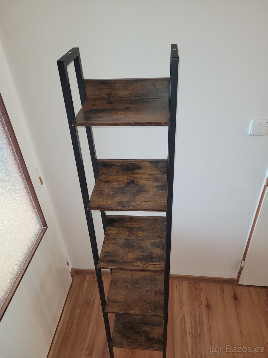 patrová police/regál