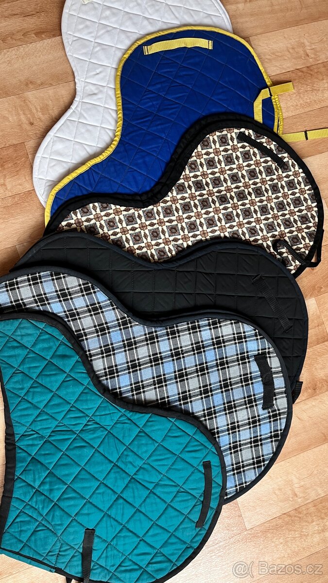 Ručně šité podsedlové dečky, sedlové dečky