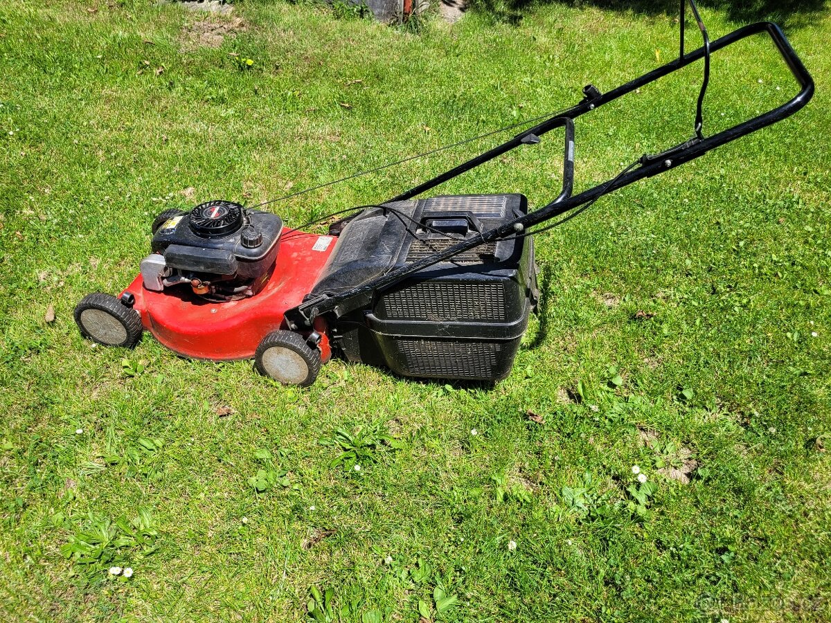 Zahradní sekačka