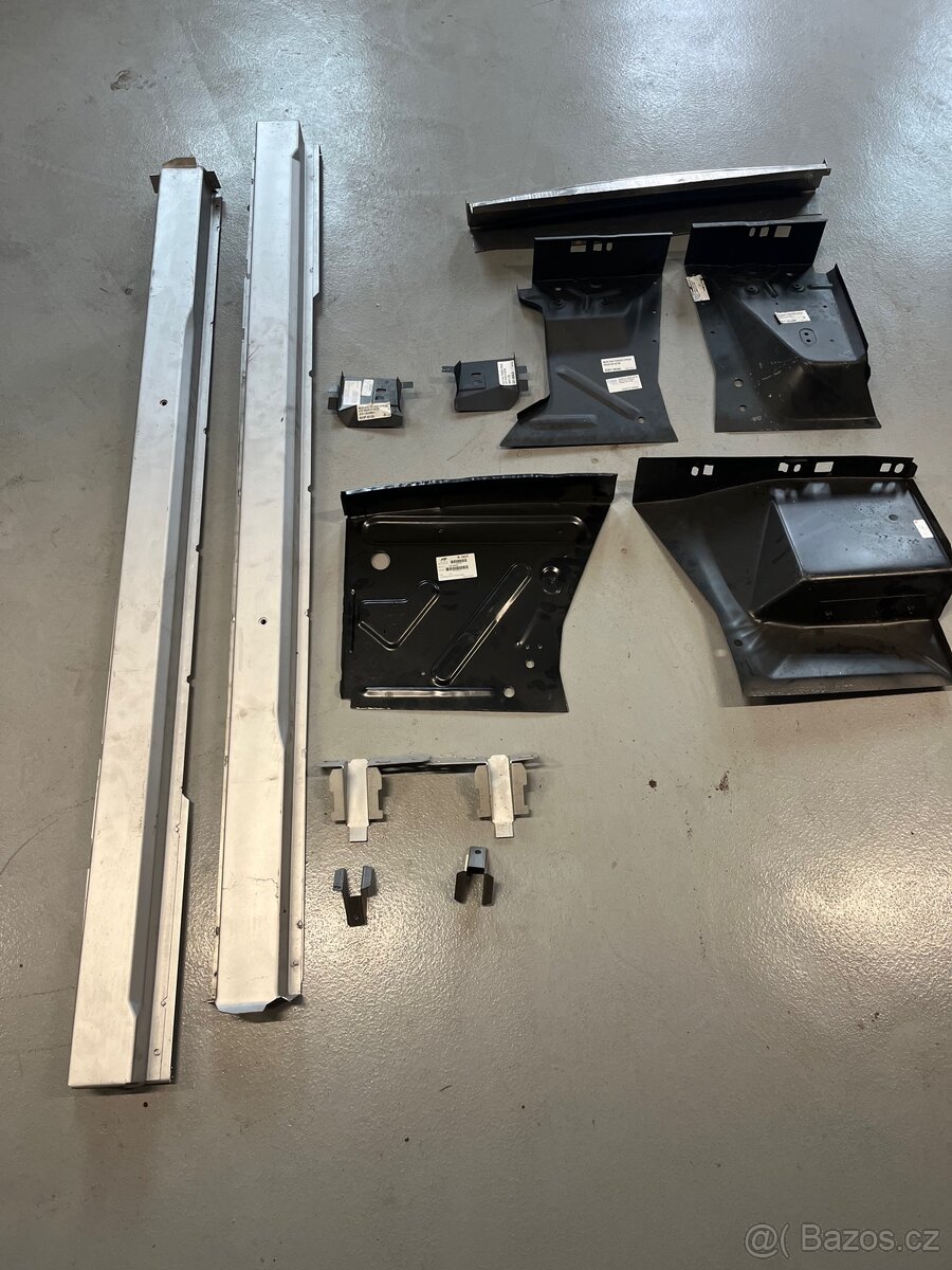 Směs věci 1967/68 Ford Mustang