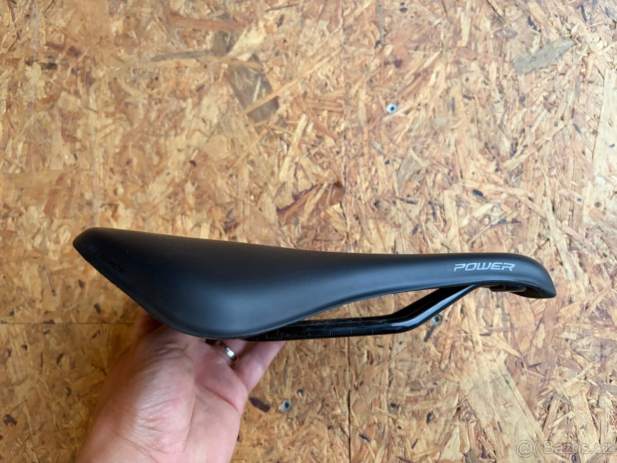 Sedlo Specialized Power Comp 143mm