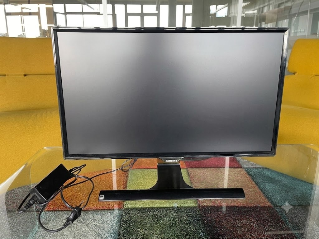 Monitor SAMSUNG S24E390HL