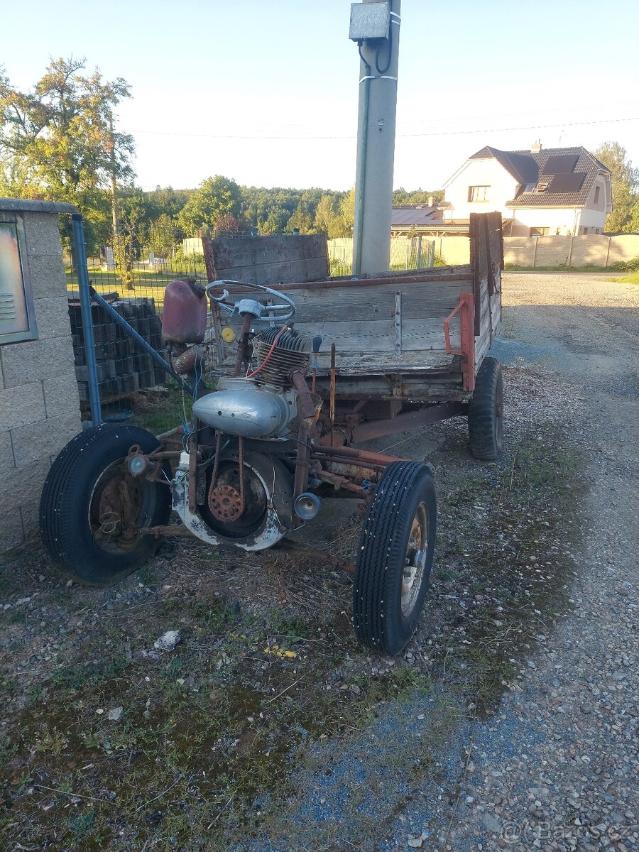 Malotraktor domácí výroby (Tatra 57, Jawa 250, Aro)