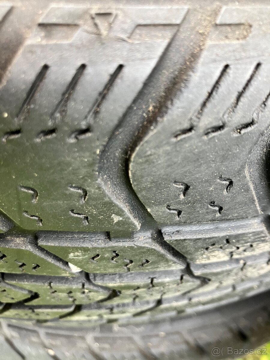 Celoroční pneumatiky