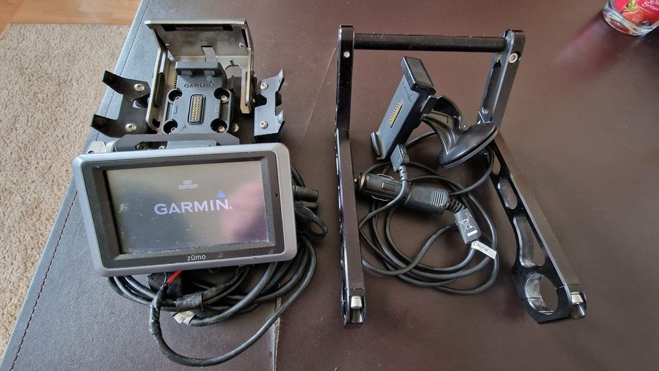 prodám Garmin ZUMO 660