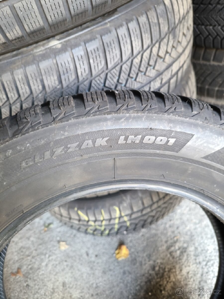 Zimní pneu Bridgestone 215/65 R17 99H