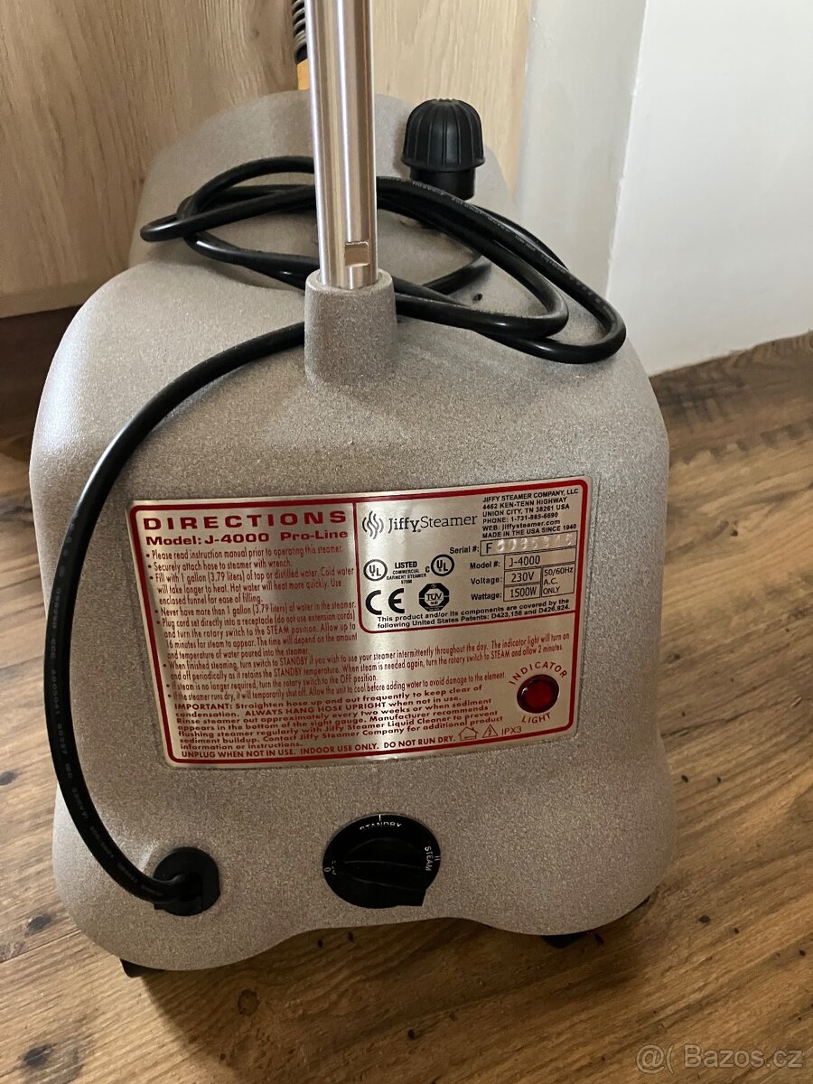 Parní stojací žehlička J4000