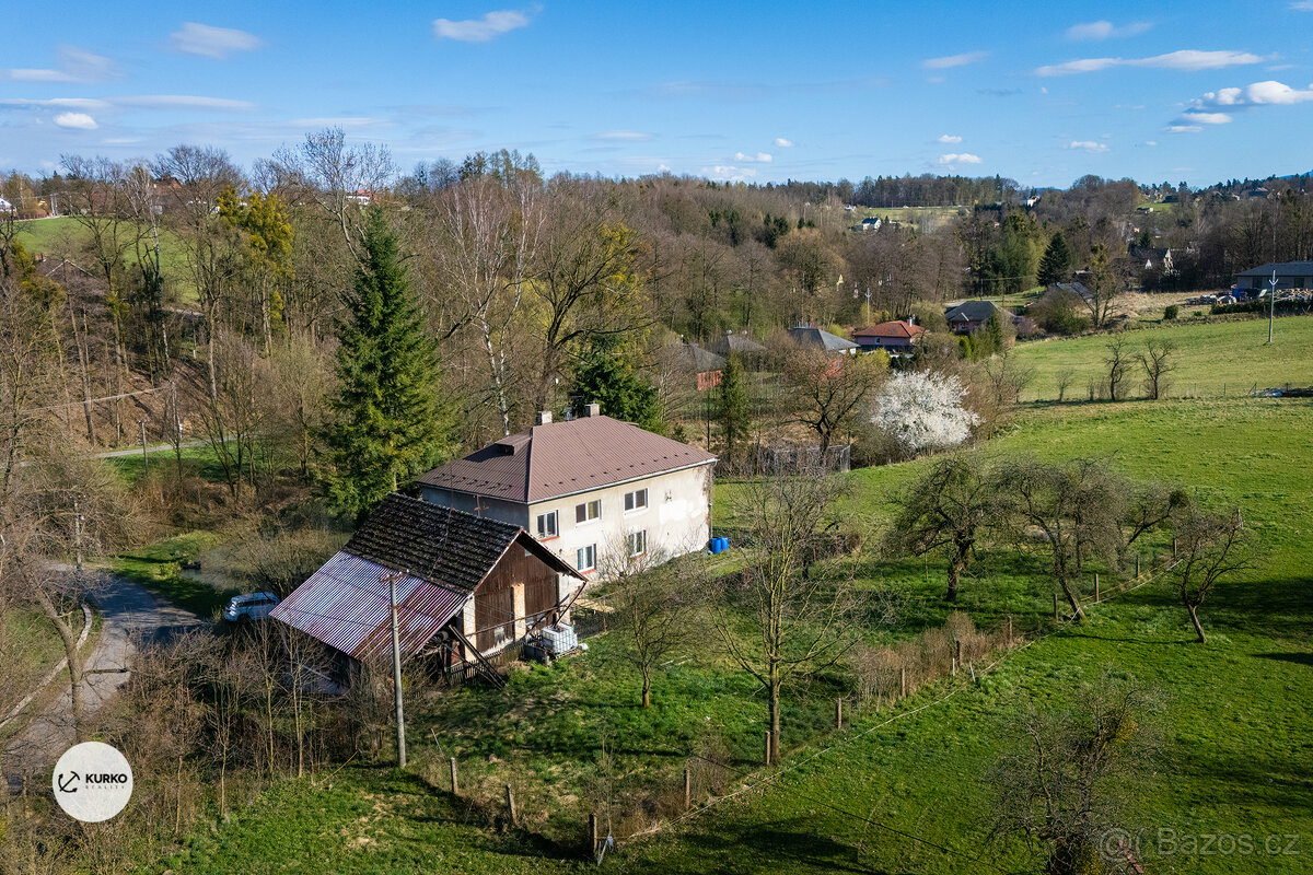 Rodinný dům o dvou bytových jednotkách 4+1, pozemek 3.551 m2