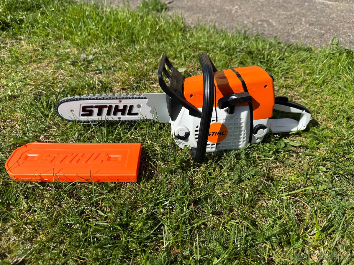 Dětská motorová pila na baterie STIHL