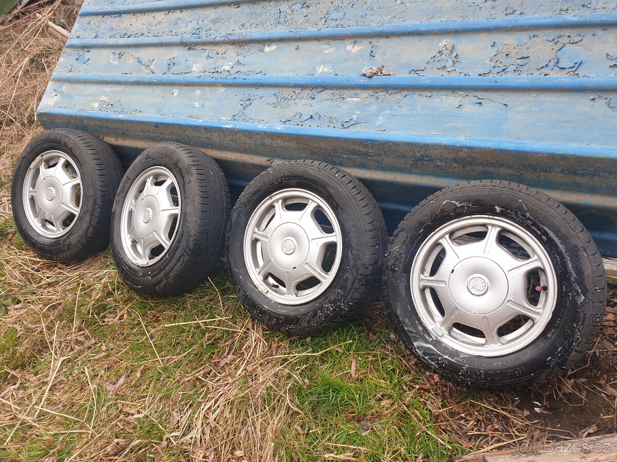 Veterán škoda alu favorit forman 4x98
