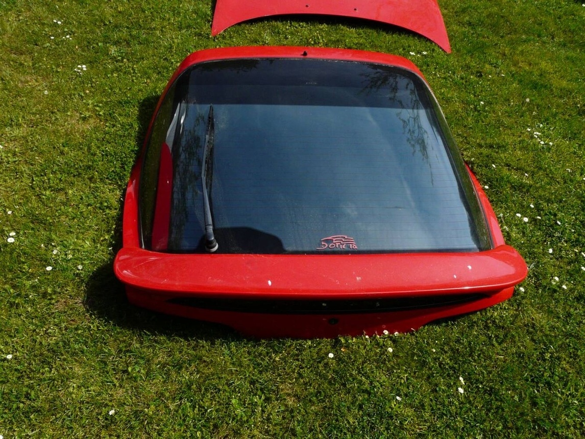 MAZDA MX3 , PÁTÉ DVEŘE