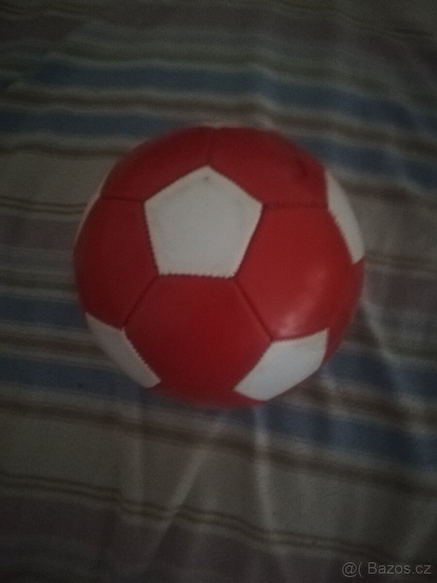 Prodám fotbalový míč