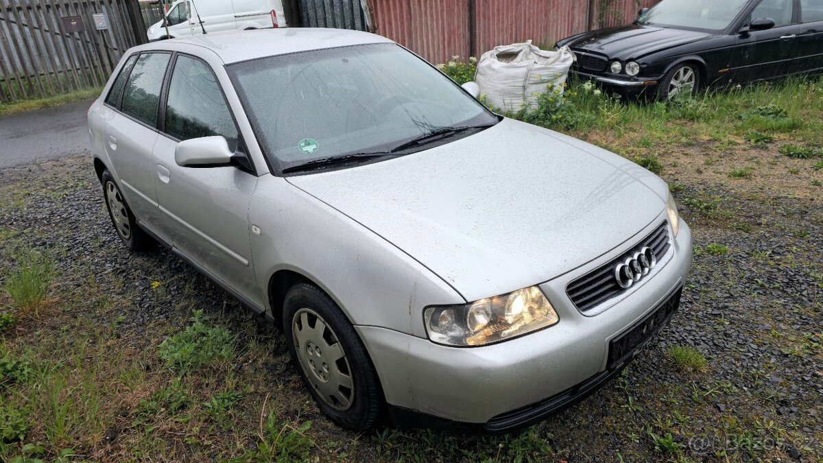 AUDI A3 8P 1.6i 74kw automat