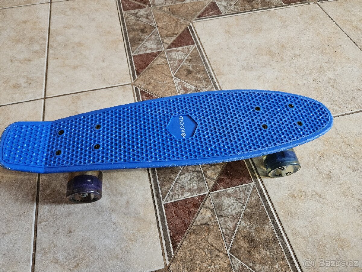 skateboard , skejtbirt, skejt , pennyboard Moove mírně jetý