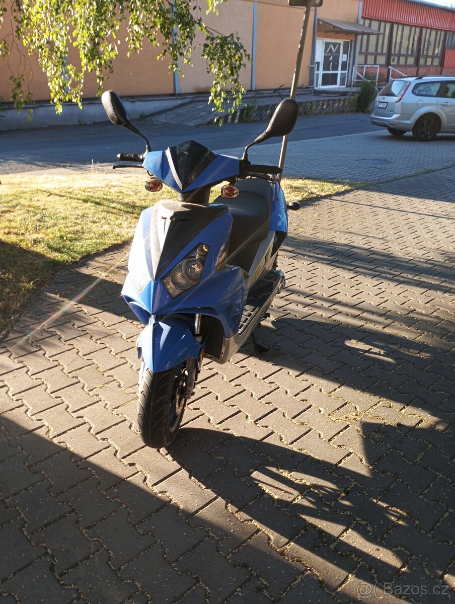 Prodám skútr spíše do města