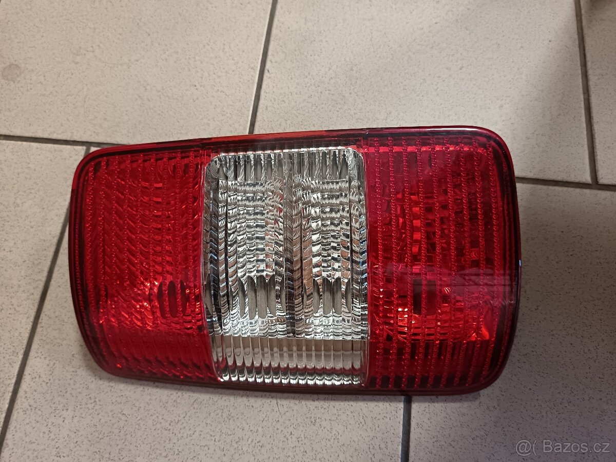 VW Caddy - zadní světlo originál