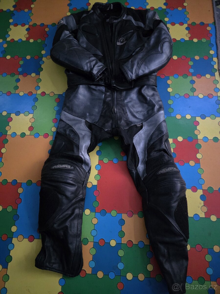 Kombinéza na moto