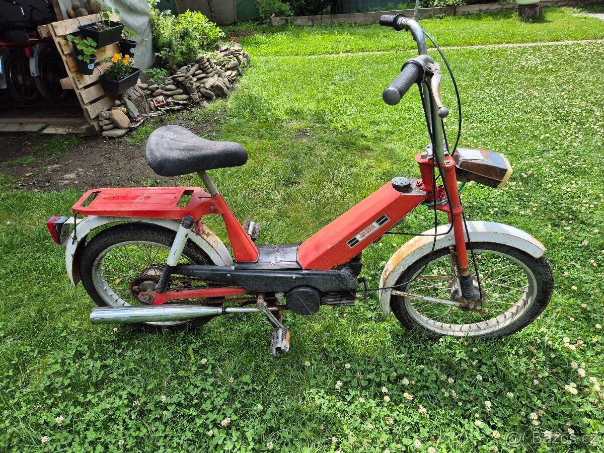 Babetta 207 s kartičkou, červená 4.