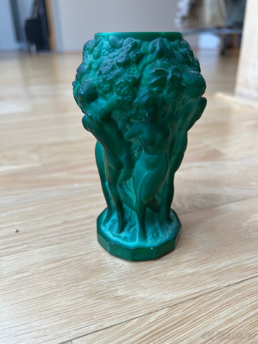 Malachitová váza, malé vinobraní