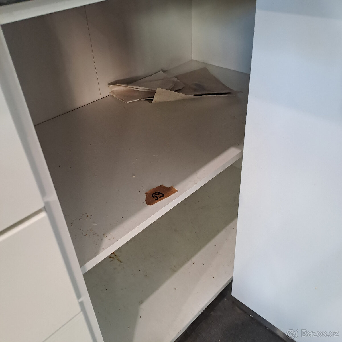 kuch. spodní policový díl do rohové kuchyně