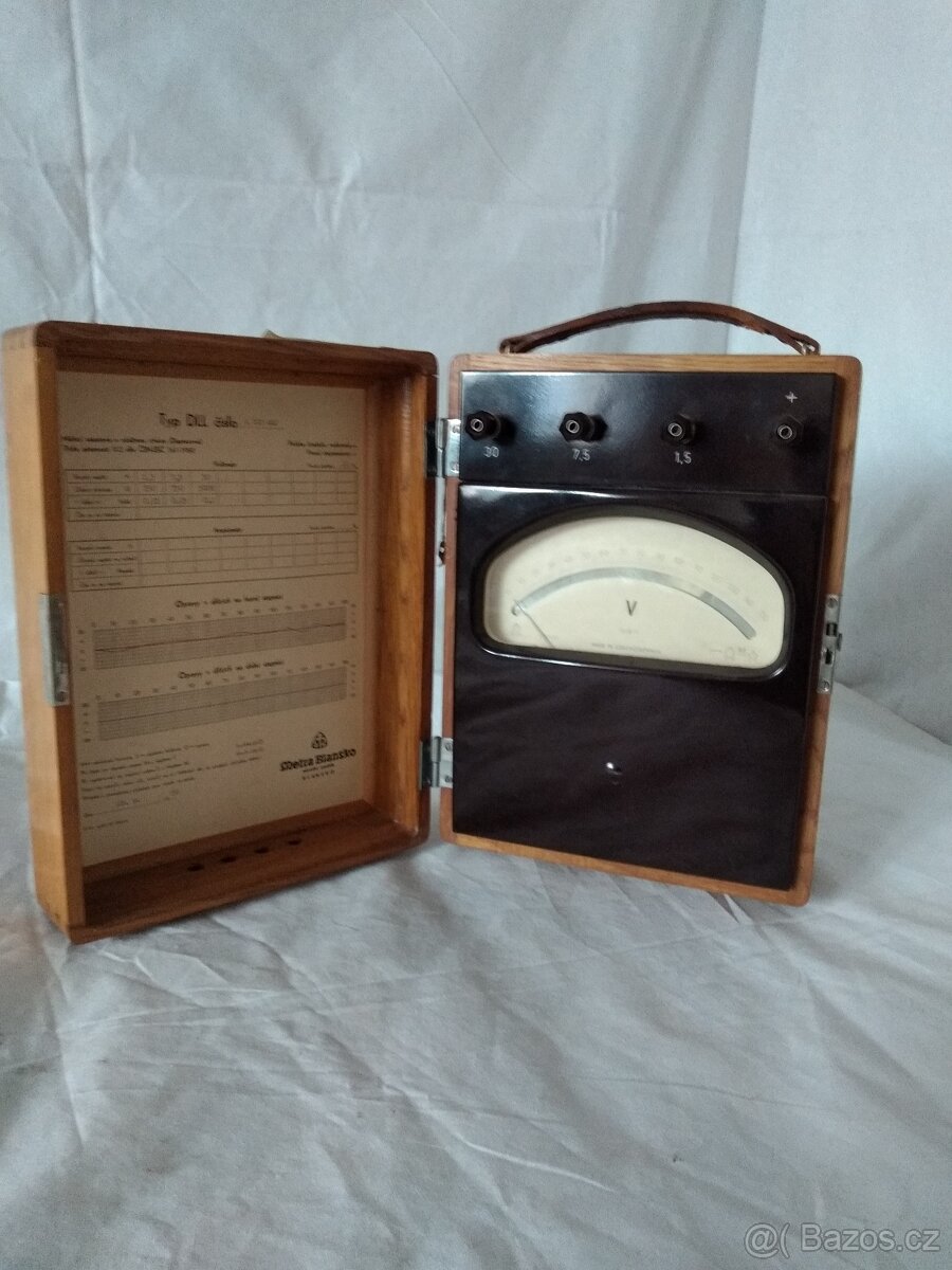 Metra Blansko Voltmetr