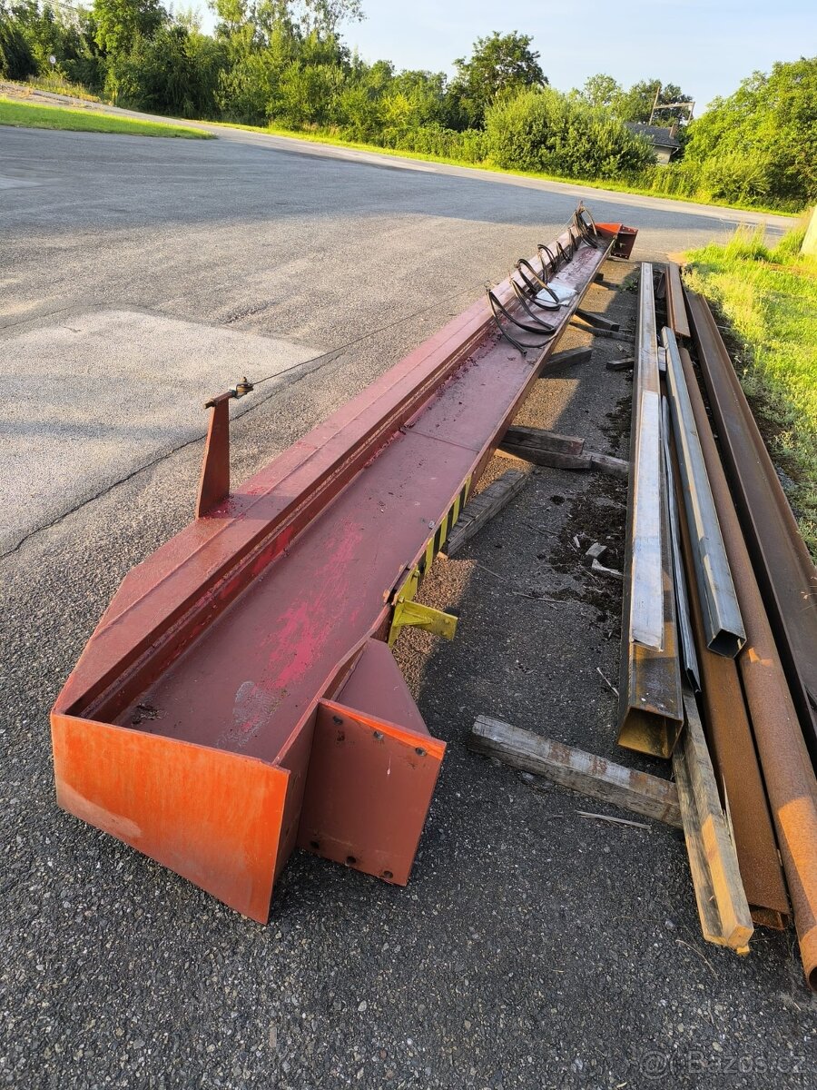 Portálový jeřáb
