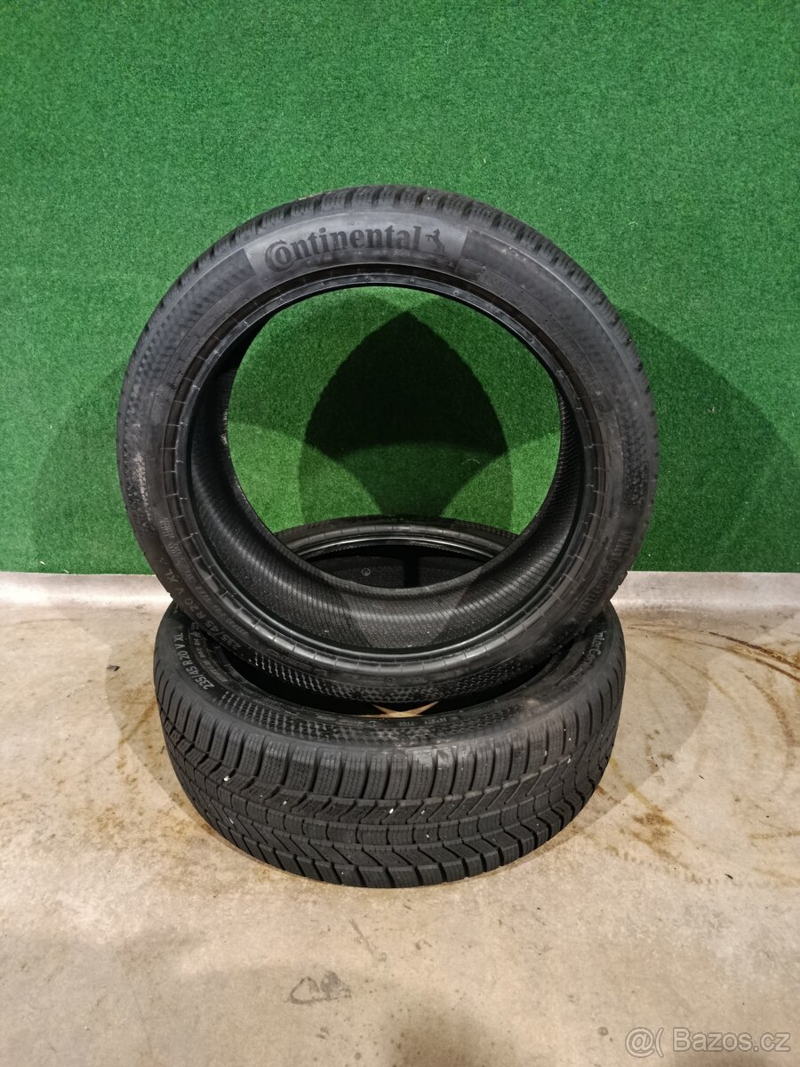 2ks zanovni zimni 235/45/20 Continental