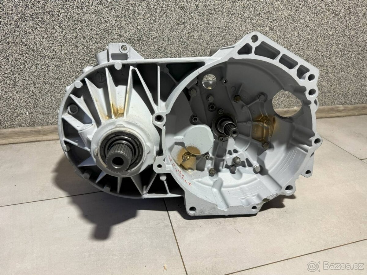 Manuální převodovka JFS VW T5