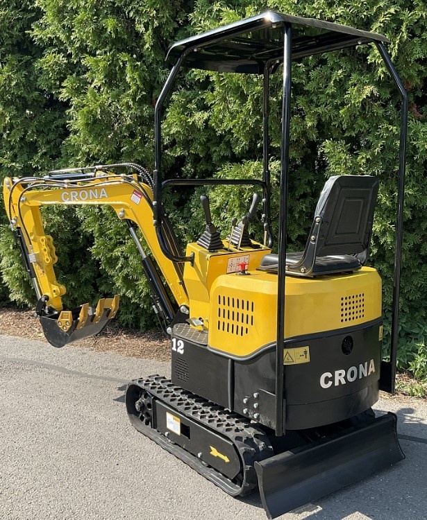 Pásový minibagr HN12C, bagr