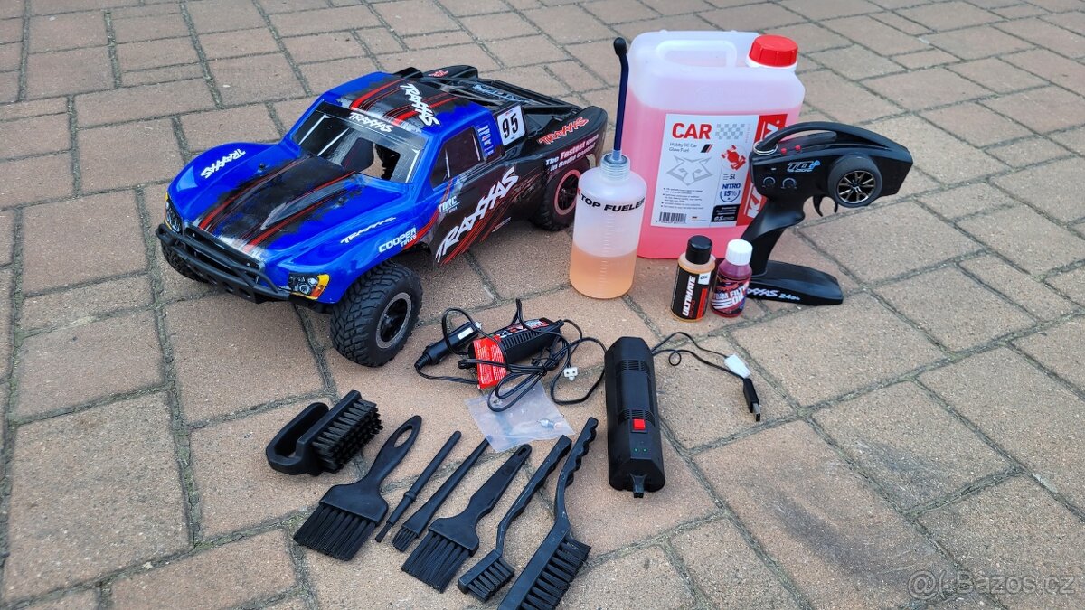 Rc auto traxxas slash 1:10