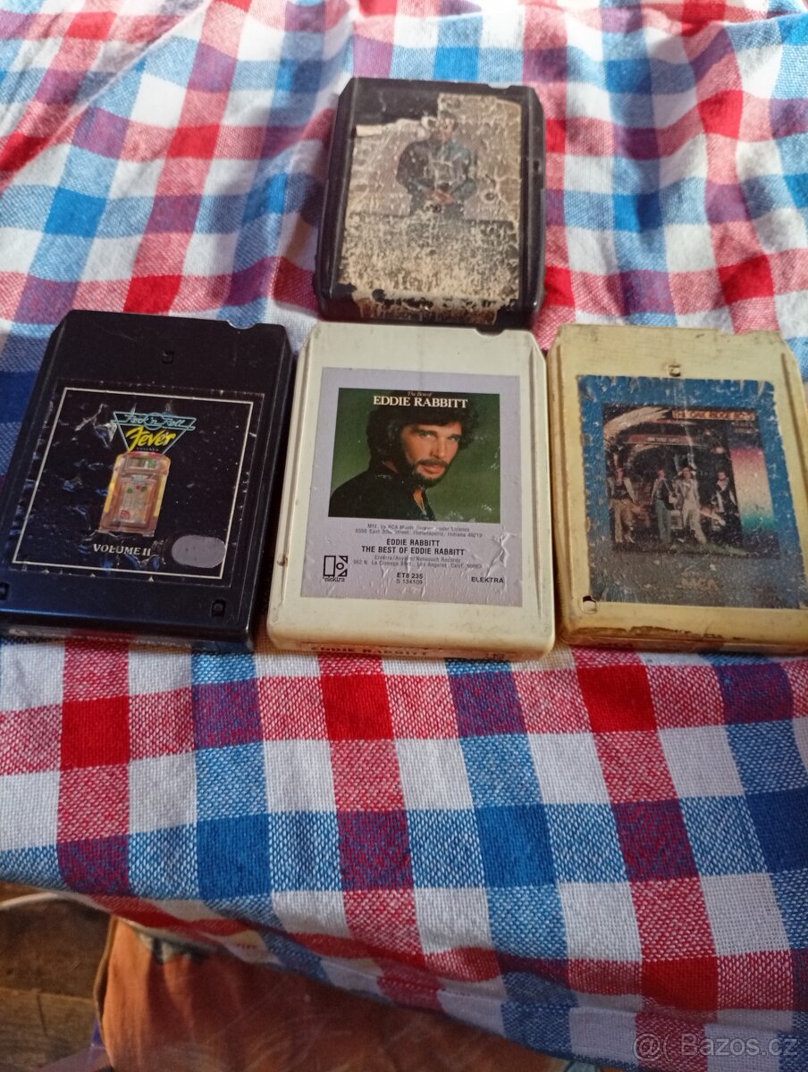 4ks audio kazety 8cm