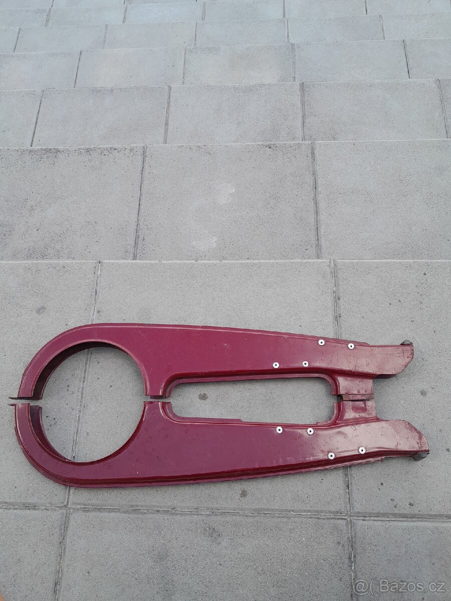 Kryt retězu jawa 250-350 panelka uloženka.