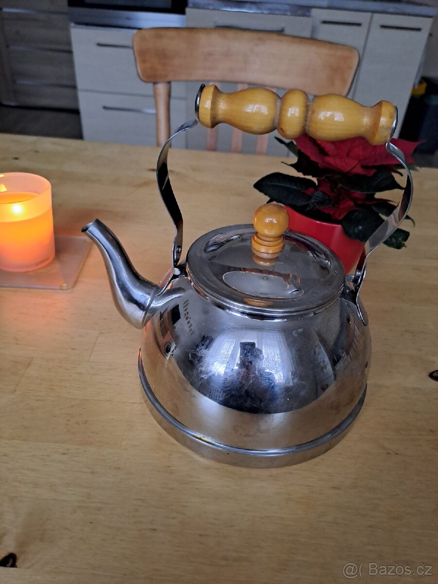 Nerezová retro konvice