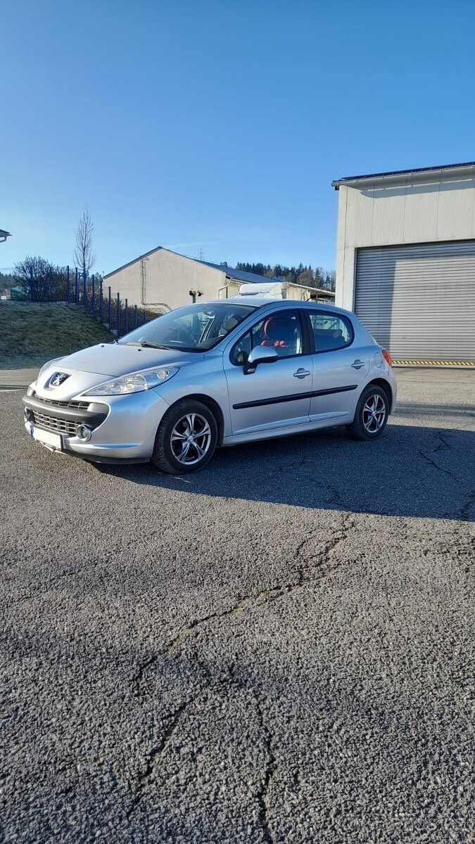 Peugeot 207, 2008, 1.4 65 KW Nová STK
