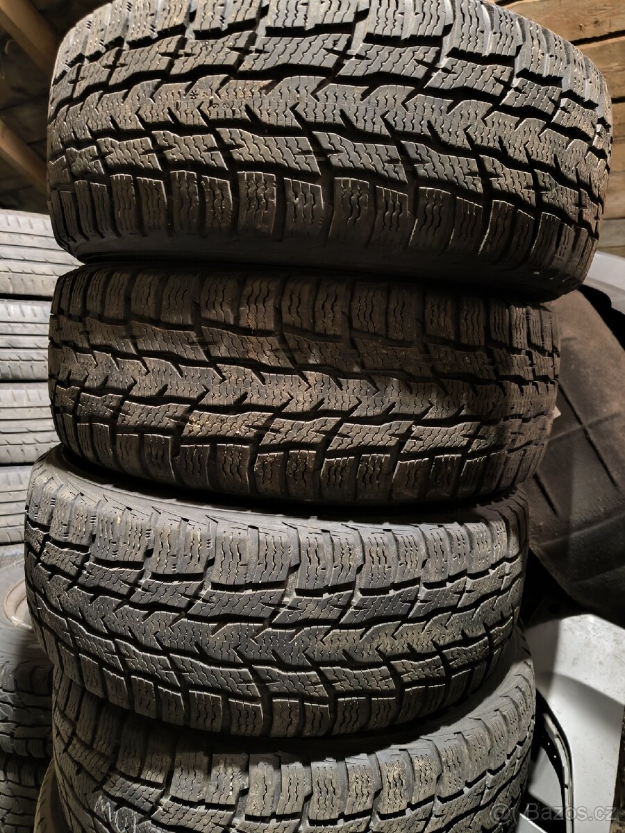 Zimní pneumatiky Nokian 235/55 R17 C