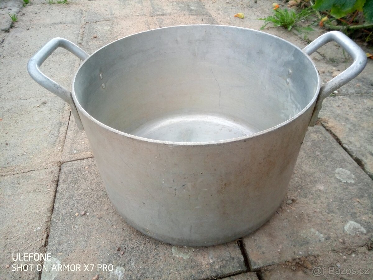 Hliníkový hrnec