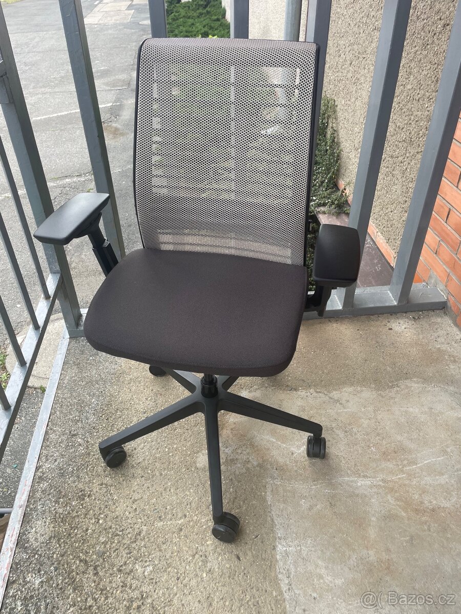 Kancelářské židle Steelcase Think 2