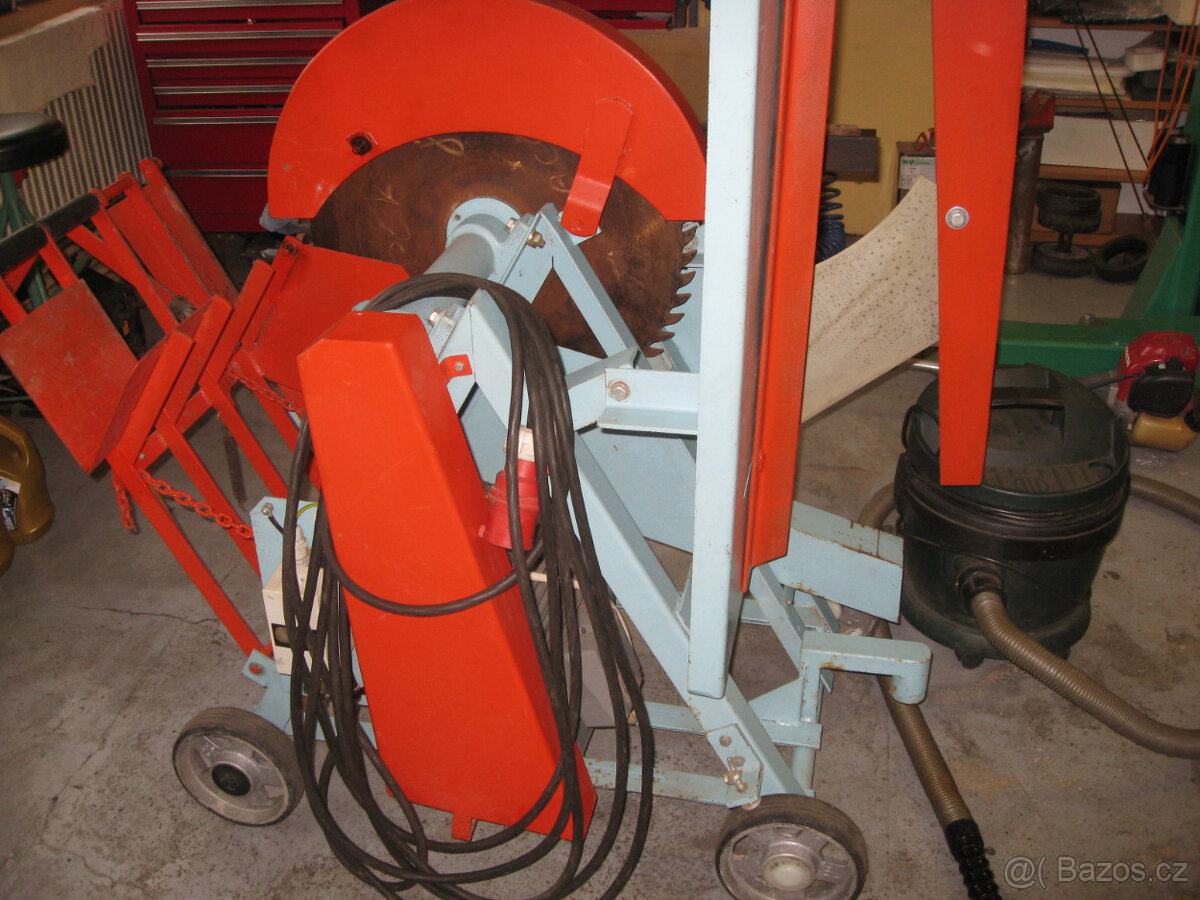 Cirkulárka s hoblovkou